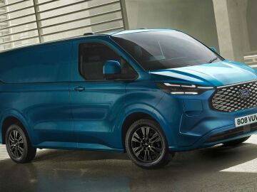 Así es la nueva furgoneta eléctrica de Ford, la E-Transit Custom