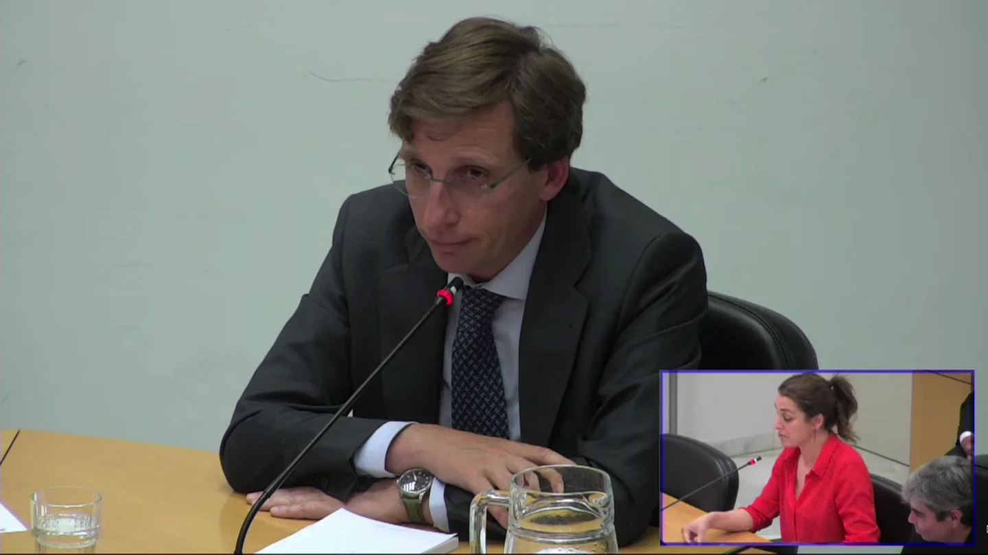 Choque entre Almeida y Maestre en la comisión sobre el supuesto espionaje a Ayuso Choque entre Almeida y Maestre en la comisión sobre el supuesto espionaje a Ayuso