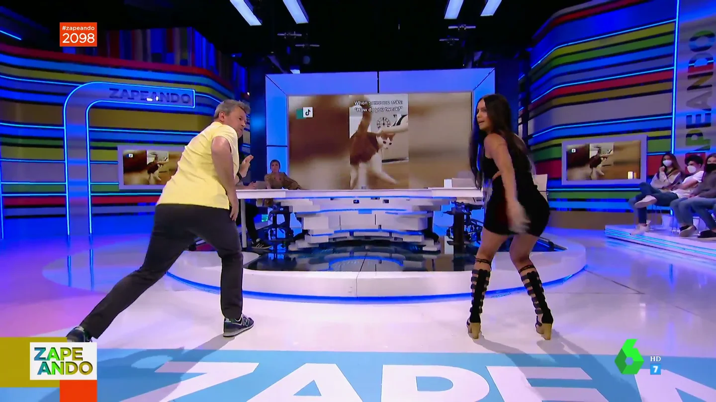 Pedroche y Nadal alucinan a Dani Mateo con las coreografías más virales Pedroche y Nadal alucinan a Dani Mateo con las coreografías más virales