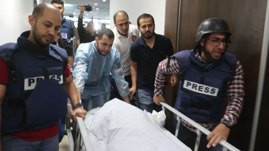 Tropas israelíes asesinan a la veterana periodista de Al Jazeera, Shireen Abu Akleh, en Cisjordania Tropas israelíes asesinan a la veterana periodista de Al Jazeera, Shireen Abu Akleh, en Cisjordania