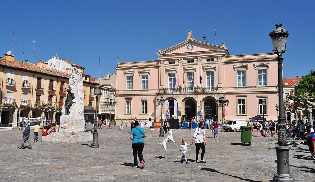 Plaza Mayor de Palencia: historia y datos curiosos que te sorprenderán