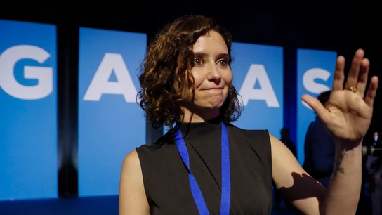 ¿Qué le diría Ayuso a Casado en pleno congreso que le respalda como líder del PP de Madrid? ¿Qué le diría Ayuso a Casado en pleno congreso que le respalda como líder del PP de Madrid?