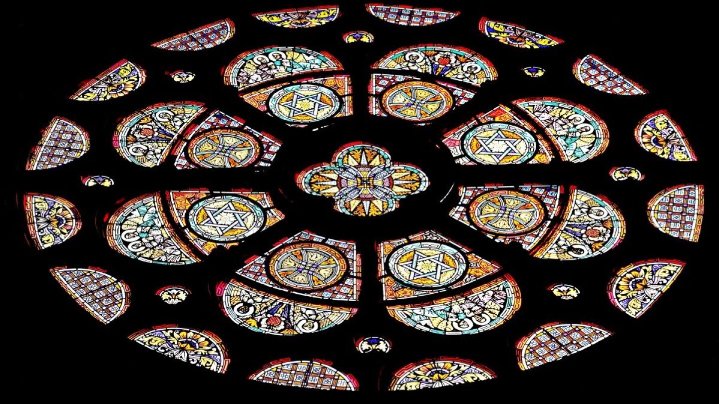 Vidriera de una iglesia