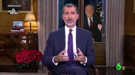 El vídeo manipulado de Juan Carlos I intentando colarse en la Zarzuela durante el discurso del rey que se ha hecho viral El vídeo manipulado de Juan Carlos I intentando colarse en la Zarzuela durante el discurso del rey que se ha hecho viral