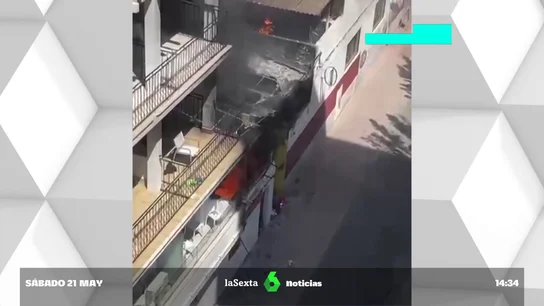 Detienen a 13 turistas alemanes por el incendio de un bar en Mallorca Detienen a 13 turistas alemanes por el incendio de un bar en Mallorca