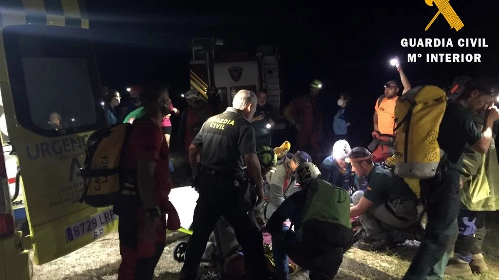 Rescate de mujer accidentada en cueva 