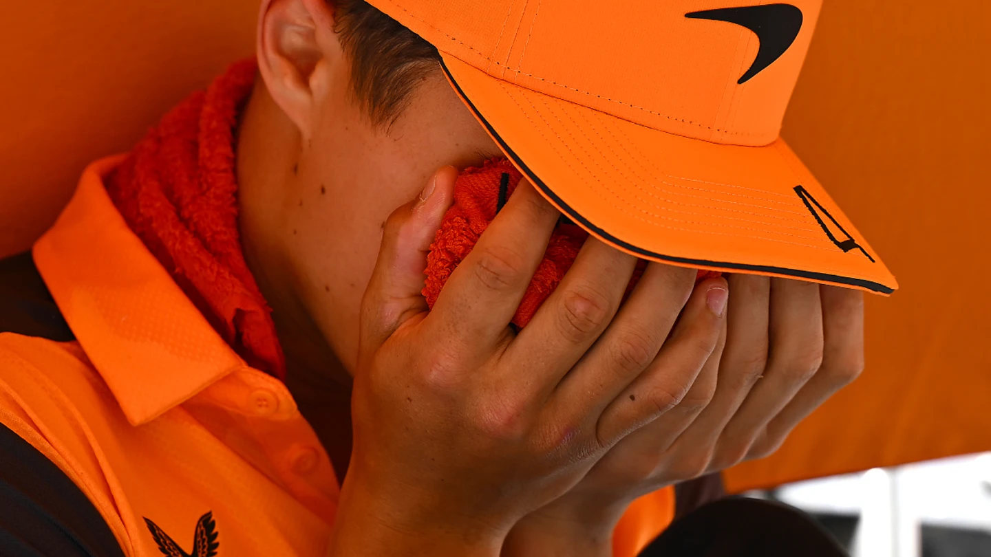Lando Norris, con las manos en la cara Lando Norris, con las manos en la cara