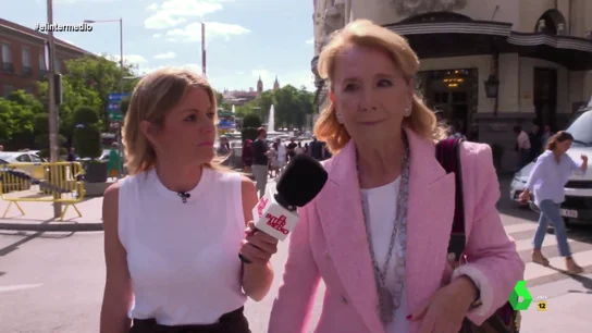 El tenso momento de Andrea Ropero con Esperanza Aguirre tras dirigirse a laSexta como "la secta": "Estaba más a gusto hablando con Villarejo, supongo" El tenso momento de Andrea Ropero con Esperanza Aguirre tras dirigirse a laSexta como "la secta": "Estaba más a gusto hablando con Villarejo, supongo"