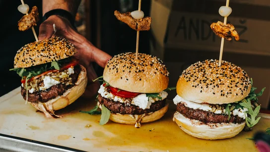 Un niño de 2 años encarga 31 hamburguesas con el móvil de su madre Nativo digital