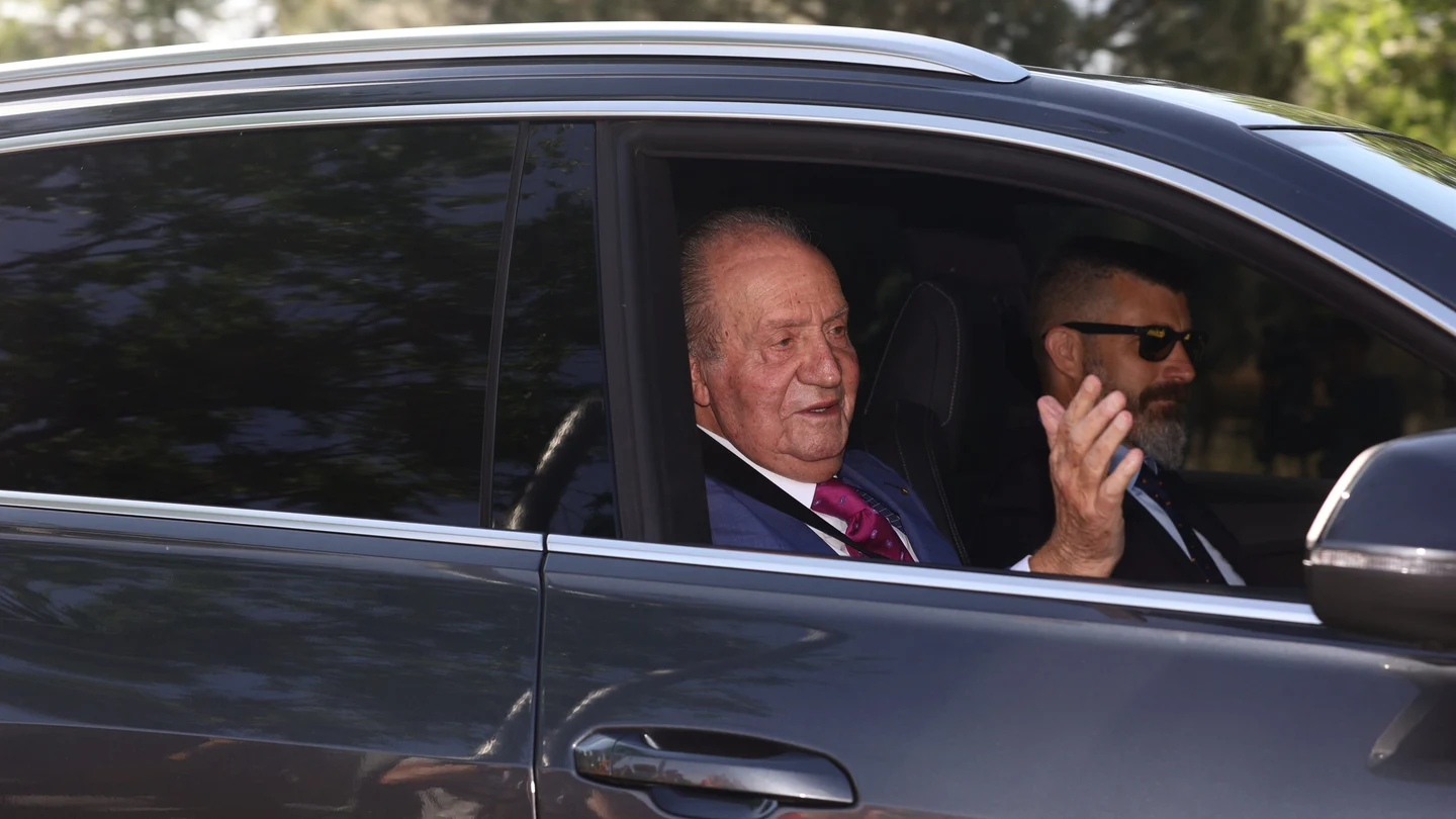 El rey emérito a su llegada a Zarzuela El rey emérito a su llegada a Zarzuela