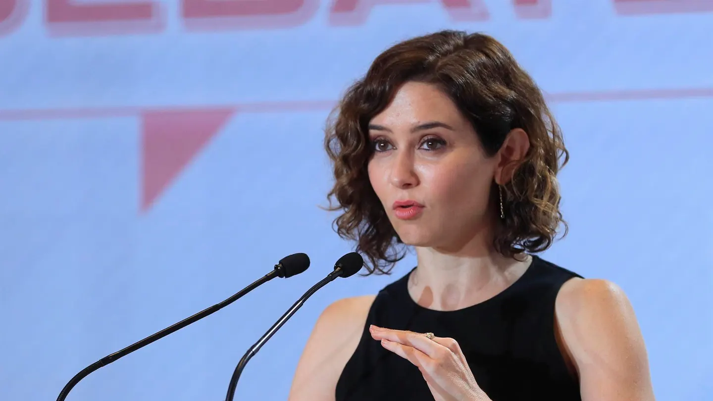 La presidenta de la Comunidad de Madrid, Isabel Díaz Ayuso. Ayuso anuncia que adaptará el IRPF el próximo año para compensar la subida de precios