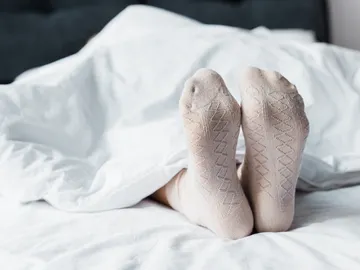 Dormir con los calcetines puestos Dormir con los calcetines puestos