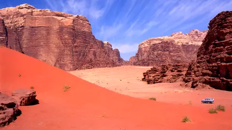 Desierto de Wadi Rum, en Jordania Desierto de Wadi Rum, en Jordania