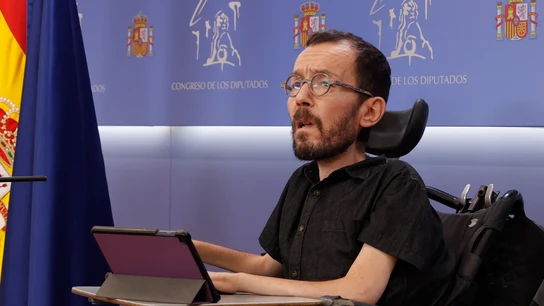 El portavoz de Unidas Podemos en el Congreso, Pablo Echenique, da una rueda de prensa en el ámbito de la celebración de la reunión de la Junta de Portavoces este martes en la Cámara Baja El portavoz de Unidas Podemos en el Congreso, Pablo Echenique, da una rueda de prensa en el ámbito de la celebración de la reunión de la Junta de Portavoces este martes en la Cámara Baja/ EFE/ J.J. Guillén