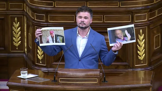 Rufián carga contra el emérito durante un debate sobre delincuencia multirreincidente: "Si lo ven, llamen a la Policía" Rufián carga contra el emérito durante un debate sobre delincuencia multirreincidente: "Si lo ven, llamen a la Policía"