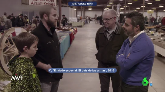 Así fue la visita de Jalis de la Serna a una feria de armas en Texas: "Coge el teléfono, la pistola... Las necesidades básicas" Así fue la visita de Jalis de la Serna a una feria de armas en Texas: "Coge el teléfono, la pistola... Las necesidades básicas"