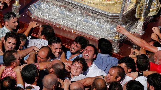 Cuándo es el Rocío 2022 | La Virgen de el Rocío durante su procesión en 2019, Huelva Cuándo es el Rocío 2022 | La Virgen de el Rocío durante su procesión en 2019, Huelva