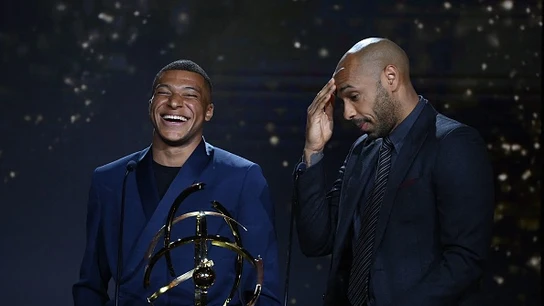 Kylian Mbappé y Thierry Henry Kylian Mbappé y Thierry Henry