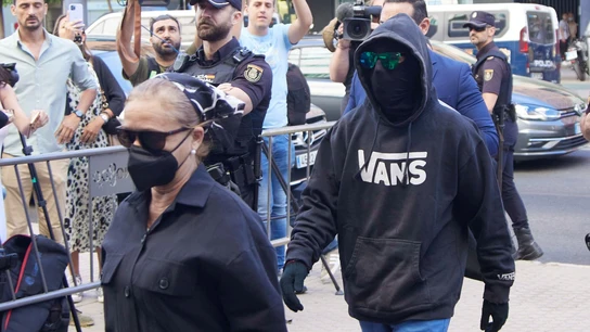 'El Cuco' y su madre se sientan en el banquillo por mentir 'El Cuco' y su madre se sientan en el banquillo por mentir