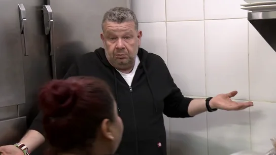 La desesperación de Alberto Chicote con el carácter de la dueña de 'La madrina': "Coño, dímelo desde el principio" La desesperación de Alberto Chicote con el carácter de la dueña de 'La madrina': "Coño, dímelo desde el principio"