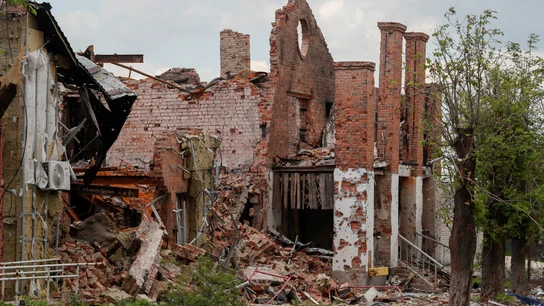 Un edificio en ruinas en Popasna (Ucrania) Un edificio en ruinas en Popasna (Ucrania)