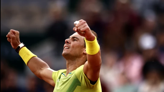 Nadal celebra su triunfo ante Aliassime en los octavos de final de Roland Garros Nadal celebra su triunfo ante Aliassime en los octavos de final de Roland Garros