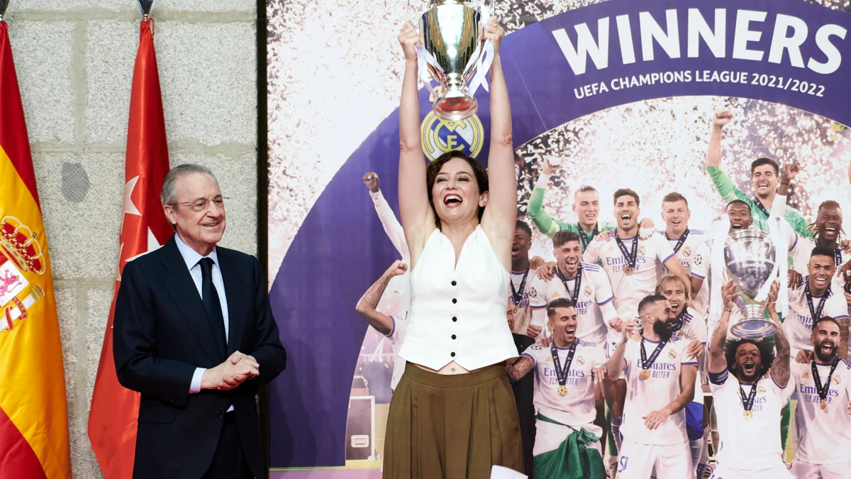 Isabel Díaz Ayuso levanta la Champions League