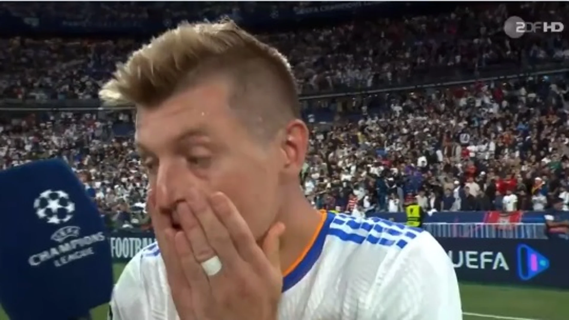 El tremendo cabreo de Toni Kroos con un periodista alemán: &quot;Qué preguntas tan malas...&quot;