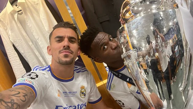 Dani Ceballos y Vinicius con la Champions