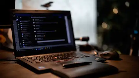 Cómo activar el modo oscuro de Microsoft Teams en el PC y en el móvil Cómo activar el modo oscuro de Microsoft Teams en el PC y en el móvil