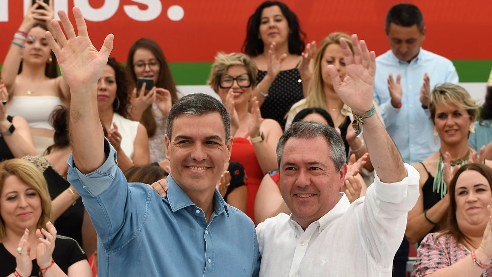 Pedro Sánchez y Juan Espadas