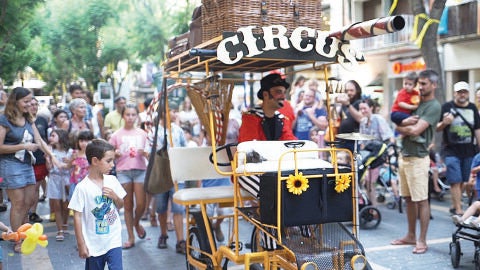 Circus Show. Fiesta de la Rosa. Roses