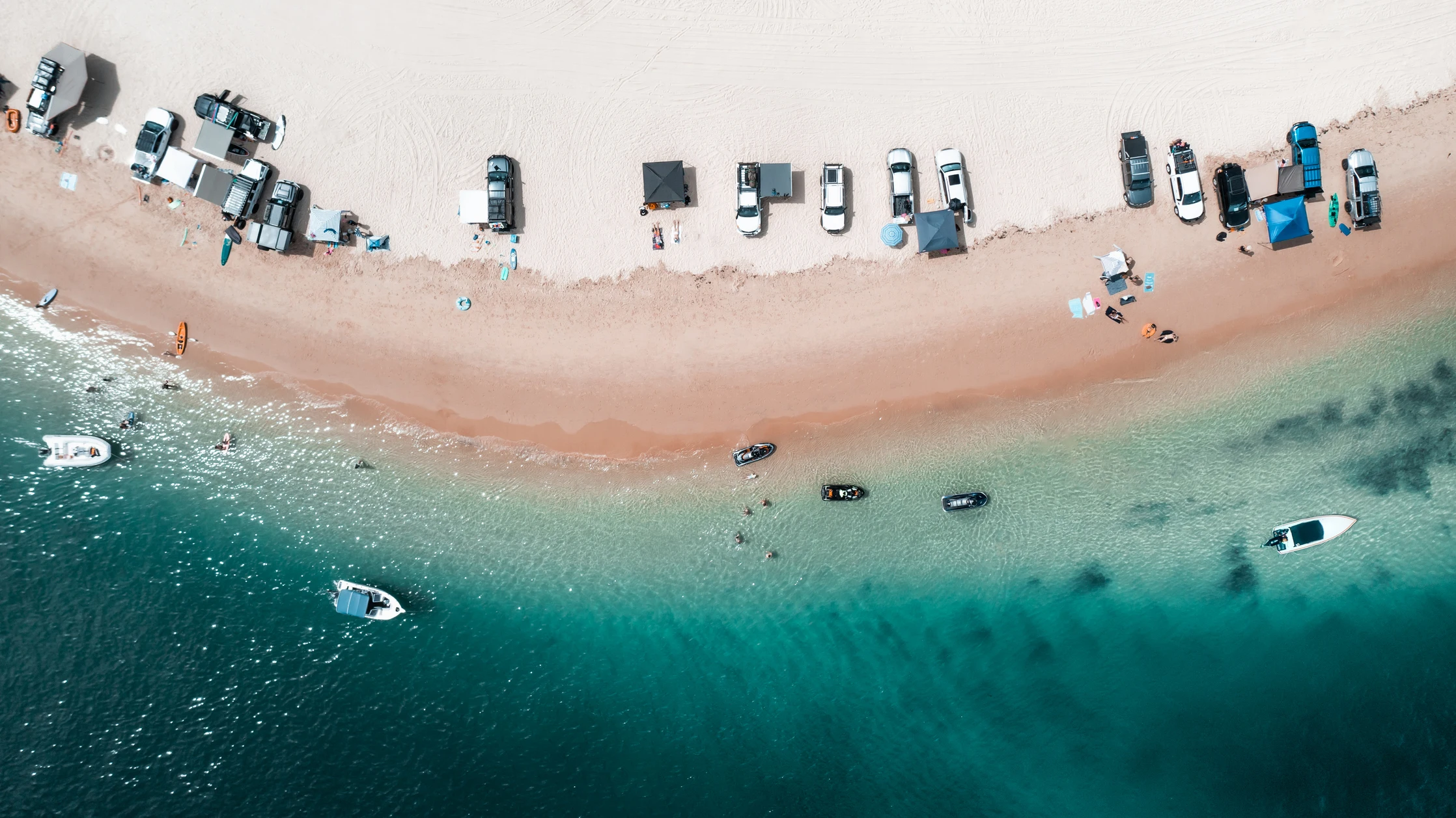 Playa con coches Playa con coches