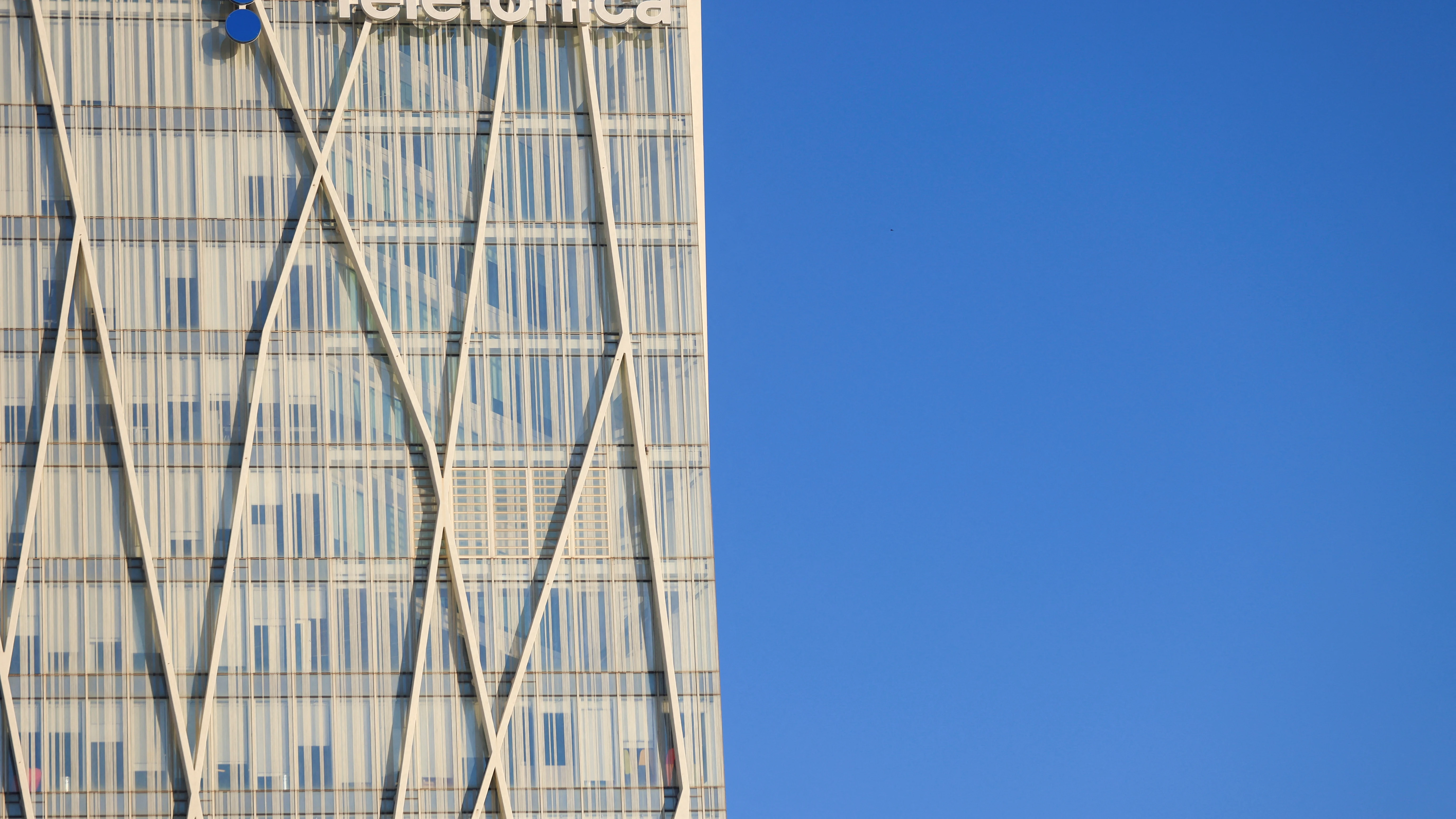 Fachada de la sede de Telefónica en Barcelona