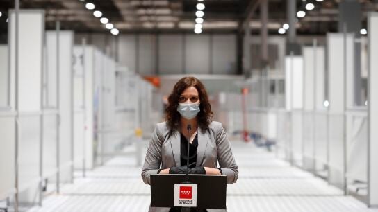 Isabel D&iacute;az Ayuso en la clausura del hospital de campa&ntilde;a de IFEMA