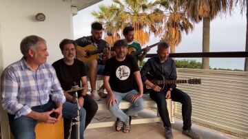 El grito a la vida de Jordi Évole y su banda a Pau Donés dos años después de su muerte