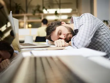Dormir en la oficina Dormir en la oficina