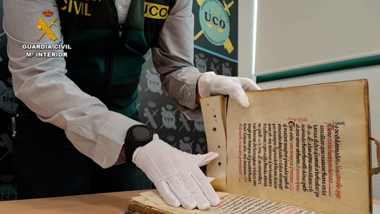 La Guardia Civil recupera el Fuero de Brihuega, un códex del siglo XIII desaparecido durante la Guerra Civil La Guardia Civil recupera el Fuero de Brihuega, un códex del siglo XIII desaparecido durante la Guerra Civil