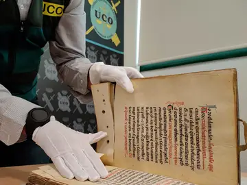 La Guardia Civil recupera el Fuero de Brihuega, un códex del siglo XIII desaparecido durante la Guerra Civil