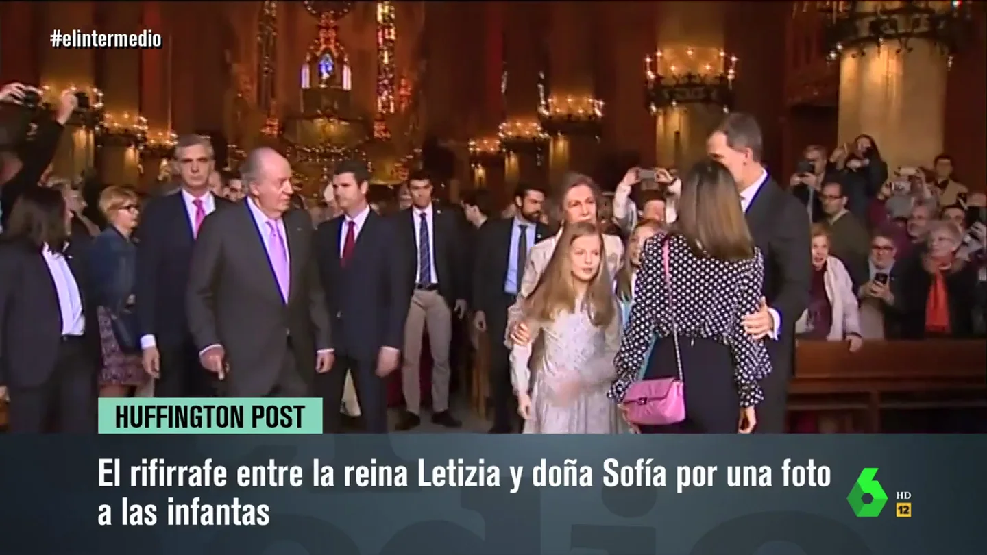 Wyoming, de la reacción del rey Juan Carlos al rifirrafe entre Letizia y Sofía en Palma: "Hace lo que mejor sabe, fingir que no conoce a su mujer" Wyoming, de la reacción del rey Juan Carlos al rifirrafe entre Letizia y Sofía en Palma: "Hace lo que mejor sabe, fingir que no conoce a su mujer"