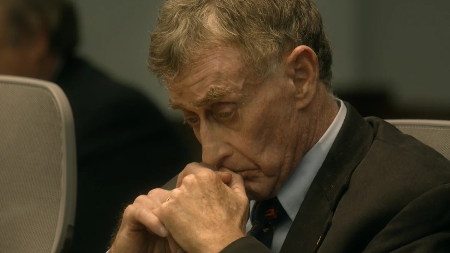 Imagen de la serie documental de Netflix, 'The Staircase' en la que se ve a Michael Peterson en en el juicio del caso Imagen de la serie documental de Netflix, 'The Staircase' en la que se ve a Michael Peterson en en el juicio del caso