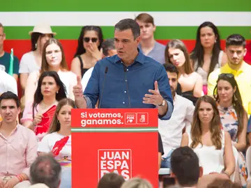 Pedro Sánchez acusa al Partido Popular de apoyar &quot;la presión&quot; de Argelia a España
