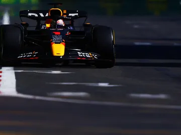 Max Verstappen da una primera estocada Max Verstappen da una primera estocada