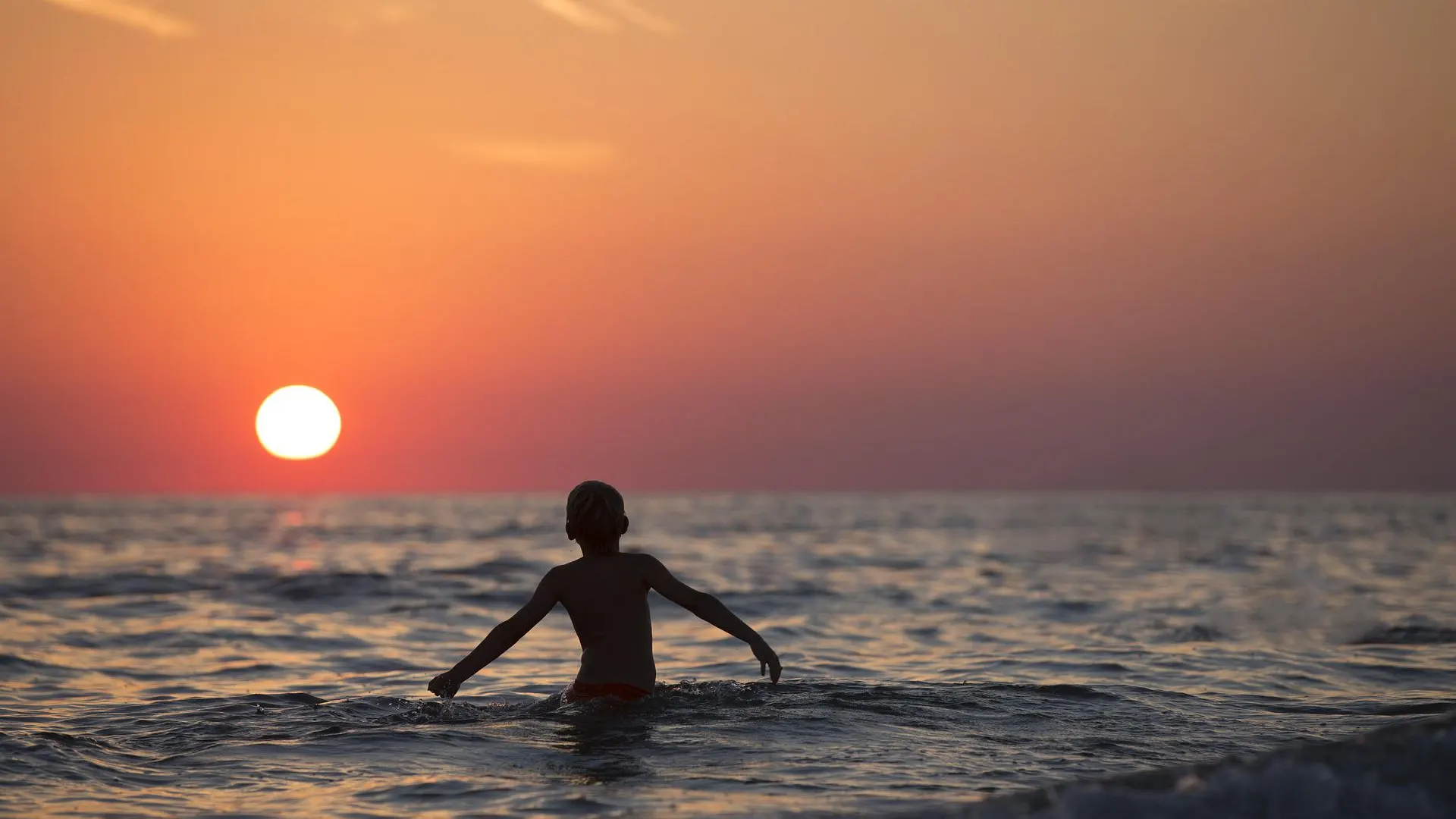 Cuidado en las piscinas y playas: el ahogamiento infantil es la segunda causa de muerte accidental en menores 