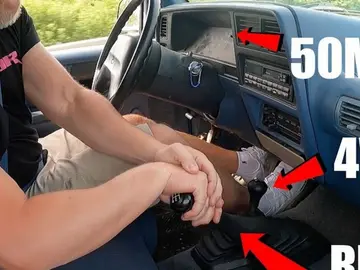 El trágico final de este 4x4 después de… ¡meter marcha atrás a 80 km/h! El trágico final de este 4x4 después de… ¡meter marcha atrás a 80 km/h!