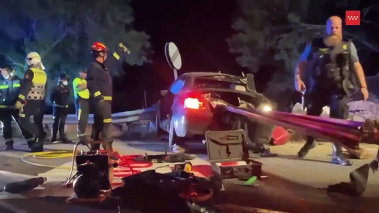 Muere un joven de 34 años al salirse su coche de la vía y quedar atravesado por el guardarraíl en Moralzarzal, Madrid Muere un joven de 34 años al salirse su coche de la vía y quedar atravesado por el guardarraíl en Moralzarzal, Madrid
