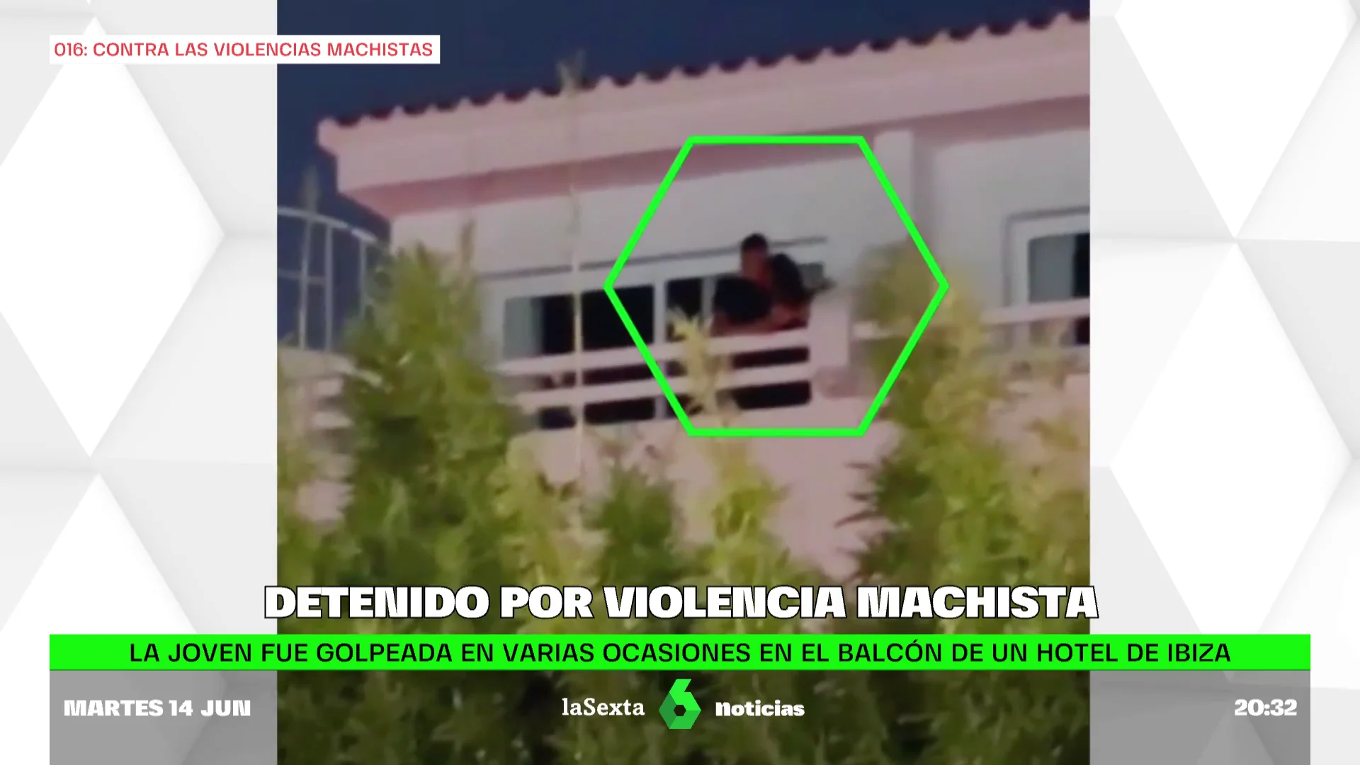 Graban a un hombre agrediendo a su pareja en el balcón de un hotel de Ibiza