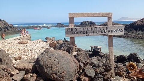 Cartel del 'Restaurante Antoñito El Farero'