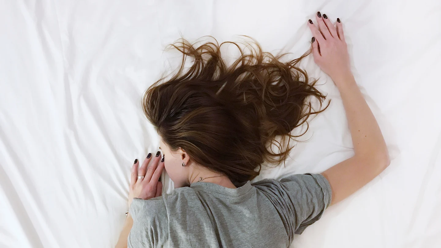 ¿Cómo dormir en plena ola de calor? Cuidado con la cena y la ventilación ¿Cómo dormir en plena ola de calor? Cuidado con la cena y la ventilación