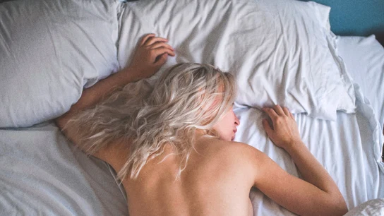 Cómo dormir en plena ola de calor: ¿aire acondicionado o ventilador? Cómo dormir en plena ola de calor: ¿aire acondicionado o ventilador?